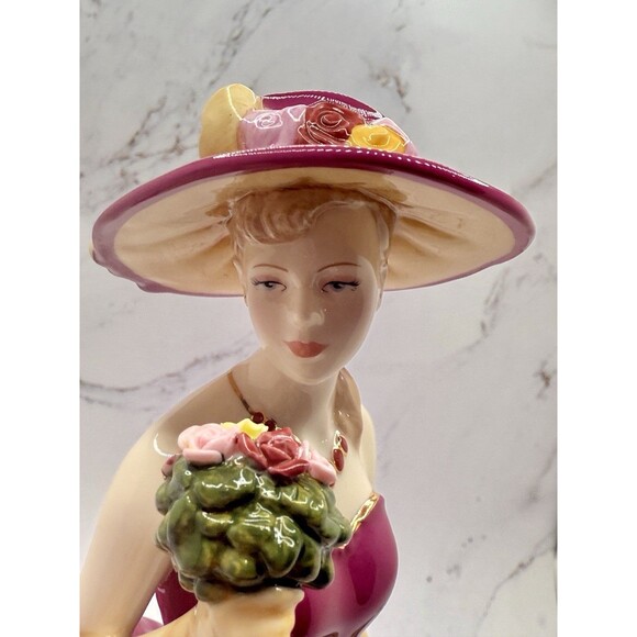 Royal Albert by Royal Doulton Old Country Roses 2010 Figurine of Year 9” MINT - Picture 6 of 16
